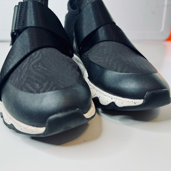 Sorel Shoes Kinetic Mesh Sneakers Black Embossed Zebra SZ 7.5 - Picture 7 of 16